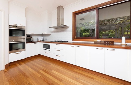 Minimbah Casa | Regatta Park: Where The Land Meets The Sea