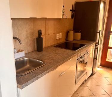Alsóörs Apartamento | Rege apartman