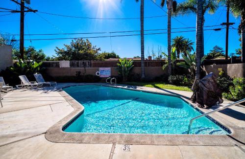 Downey Hotel | Regency Inn & Suites Downey