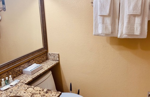 New London Hotel | Clarion Inn New London - Mystic