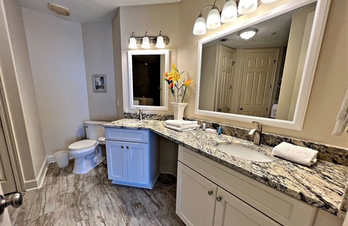 Ono Island Condominio | Regency Isle 703 2 Bedroom Condo by RedAwning