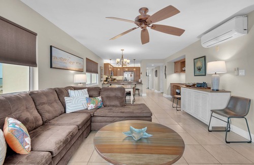 Pensacola Beach Condominio | Regency Towers by SVR II