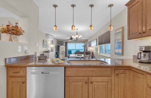 Pensacola Beach Condominio | Regency Towers by SVR II