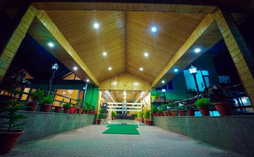 Manali Hotel | Regenta Place Green Leaf Manali- A Centrally Heated Resort