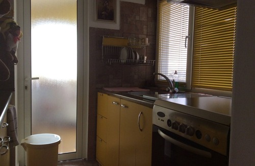 Bacau Apartamento | Regim hotelero Relax-central, ultracentral-Bacau, decomandat cu 2 camere.