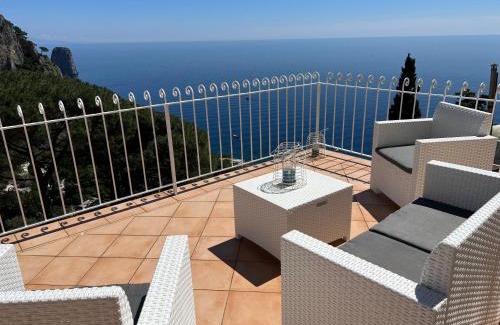 Marina Piccola Apartamento | Regina di Capri - Suite vista Faraglioni