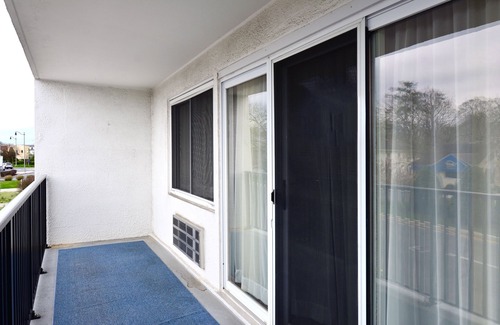 The Pines Condominio | Rehoboth Ave Condo w/ Parking Sleeps 4 Clean/Updated/Comfortable