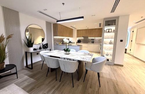 Palm Jumeirah Apartamento | Reimagined 3BR Apartment in 5-star Resort