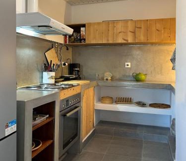 Kato Gouves Casa | Rejuvenated 70s cottage