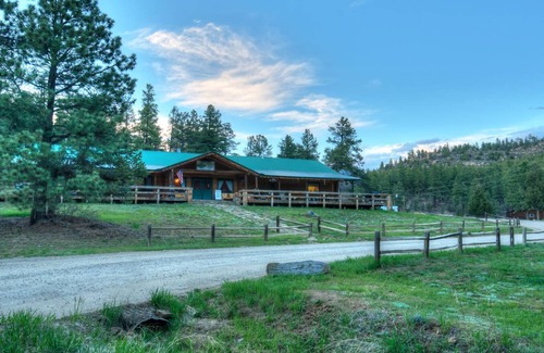 Weston Cabina | Rejuvenating bald eagle cabin with Shower Jacuzzi