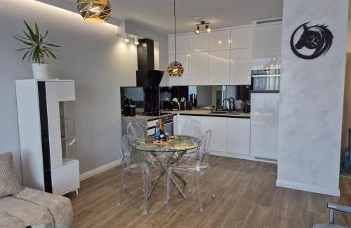 Ploty Apartamento | REKO apartament z basenem i SPA tuż przy plaży