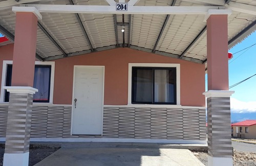 Alto Boquete Casa | Relájate con toda la familia en este tranquilo lugar para quedarse.