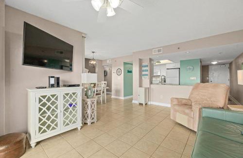 Daytona Beach Shores Casa | Relax and Chill Beachside Condo