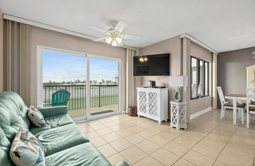 Daytona Beach Shores Casa | Relax and Chill Beachside Condo