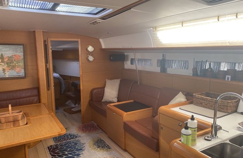 Burnt Store Marina Alquiler De Eote | Relax and enjoy life’s simple pleasures! Come stay on a 52ft yacht