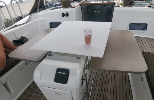 Burnt Store Marina Alquiler De Eote | Relax and enjoy life’s simple pleasures! Come stay on a 52ft yacht