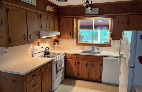 Hampton Bays Casa | Relájate y disfruta de esta ubicación privada en Hampton Bays
