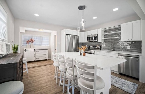 Southend Condominio | Relax and enjoy the Beach + Beautifully updated!