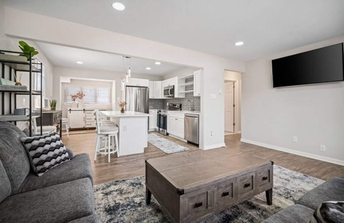 Southend Condominio | Relax and enjoy the Beach + Beautifully updated!