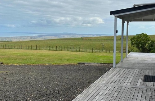 Ahipara Cabaña | Relax and enjoy the view, 5 minutes drive from Ahipara beach