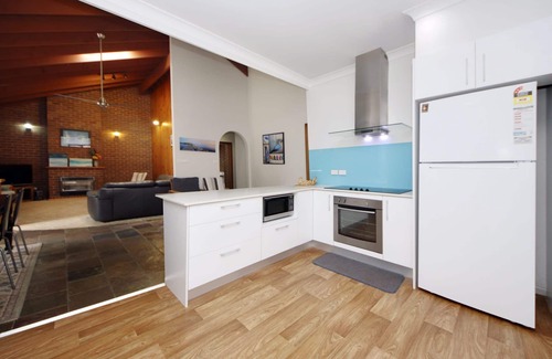 Hat Head Casa | Relax and enjoy - this holiday home is located opposite main beach,...