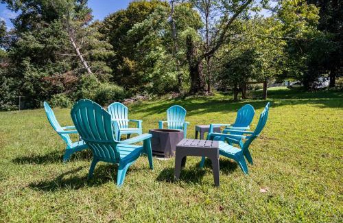 Knoxville Casa | Relax and Explore - Knoxville Stay with Hot Tub and Grill