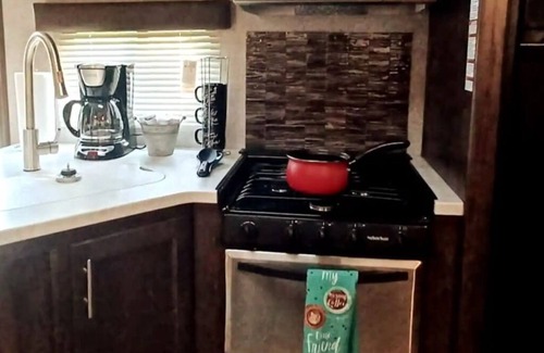 Creola Alquiler De RV | Relax and get in touch with nature with all the comforts of home at Nini's place