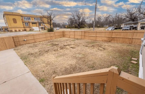 Sherman Casa | Relax and peaceful 4 BD house with fireplace
