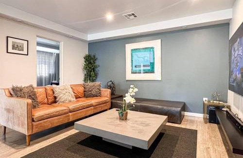 Ladera Heights Casa | Relax and Play, 2BR Close to SoFi, LAX - SH1-LAD