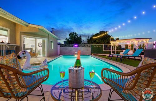 San Carlos Casa | Relax and Play-Pool, Spa, Views plus Guest House!