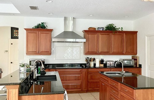 South Sarasota Casa | Cancha de tenis privada, jacuzzi y piscina climatizada en un acer.
