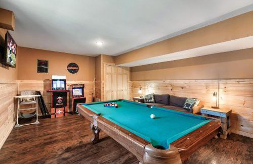 Sevierville Casa | Relax and Recharge Sauna Hot Tub and Gym