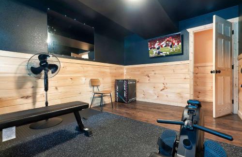 Sevierville Casa | Relax and Recharge Sauna Hot Tub and Gym