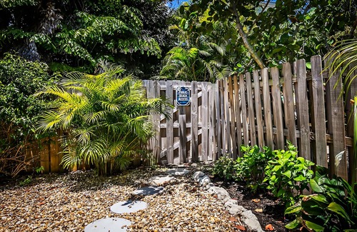 Ilexhurst Cabaña | Relax and Tan on Your Private Patio. Just a minute to the beach