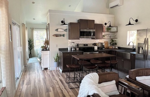 Lexington Cabaña | Relax and Unplug at this Private Oasis