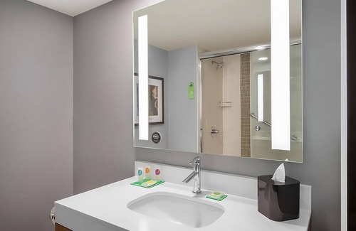 Mountain House Hotel | Relax and Unwind! 3 Pet-friendly Units, Outdoor Jacuzzi, Free Shuttle, Breakfast