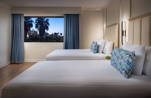Calabasas Hotel | Relax and Unwind! 4 Convenient Units, Dog-friendly Property, Outdoor Pool!
