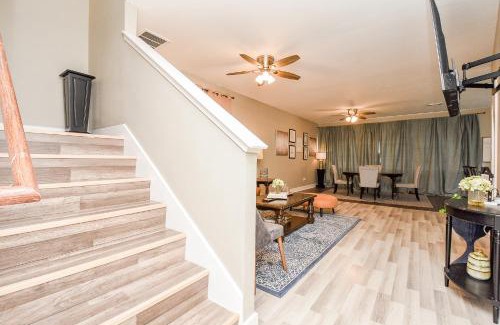 Conroe Casa | Relax and Unwind at Our 7BR Oasis