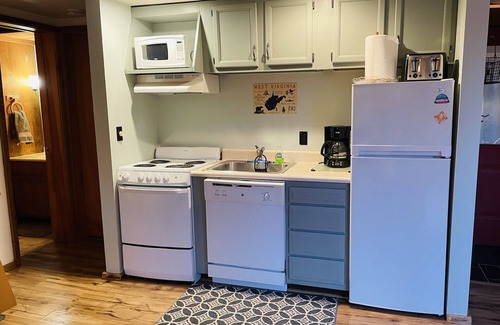 Davis Cabina | Relax and Unwind at the Bear Stroll Bungalow