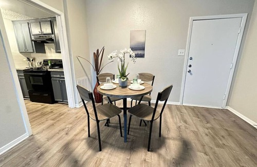 Nassau Bay Apartamento | Relax and Unwind in a Trendy Bay Area Houston Spot