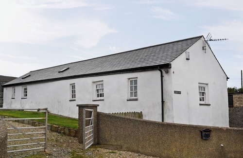 Garn Fadryn Cabaña | Alojamiento de 2 habitaciones en Porth Colmon, near Pwllheli