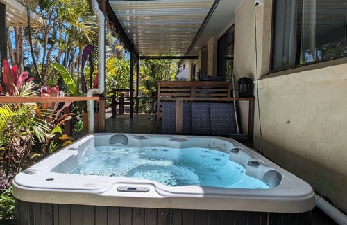 Terrigal Casa | Relax and unwind in natural setting near Terrigal lagoon & beach