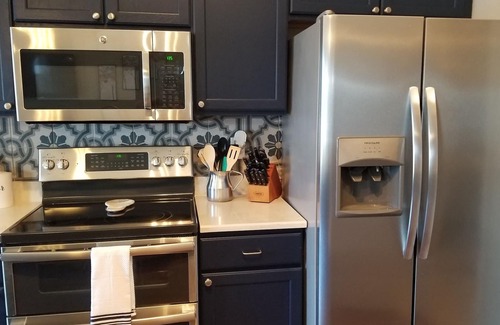 Spring Hill Casa | Relax and Unwind in our Beautiful, Spacious Home with Heated Salt Water Pool