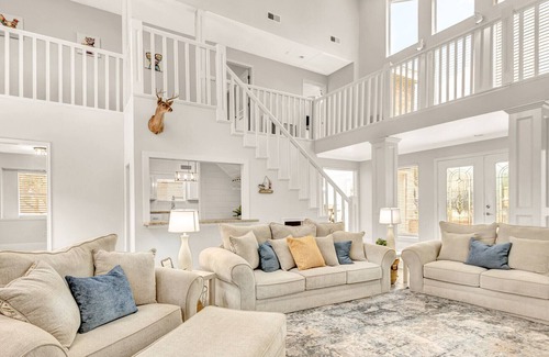 Seven Coves Casa | Relax and unwind on the deck with water view of Lake Conroe