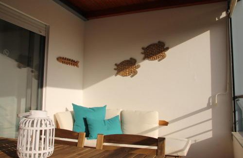 Telheiro Apartamento | Relax and unwind : pool, garden, beach & city