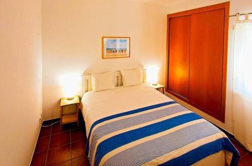 Telheiro Apartamento | Relax and unwind : pool, garden, beach & city