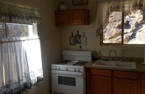 Lucerne Valley Cabaña | Relax and unwind at the Sundowner Ranch