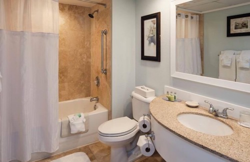 St. Pete Beach Hotel | Relax and Unwind! 2 Units w/ Kitchenettes, Parking, Outdoor Swimming Pool!