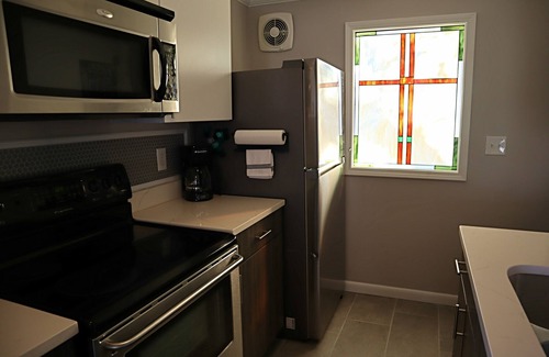Miamisburg Casa | Relax and unwind with deluxe hot tub close to downtown Miamisburg.