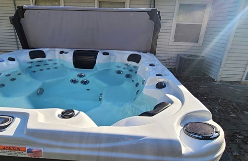 Miamisburg Casa | Relax and unwind with deluxe hot tub close to downtown Miamisburg.